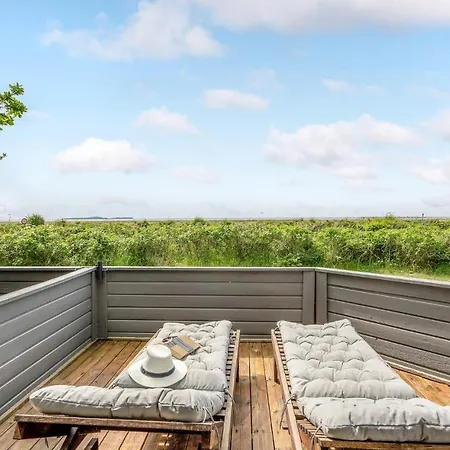 Nice In With House Sea View Дом отдыха *