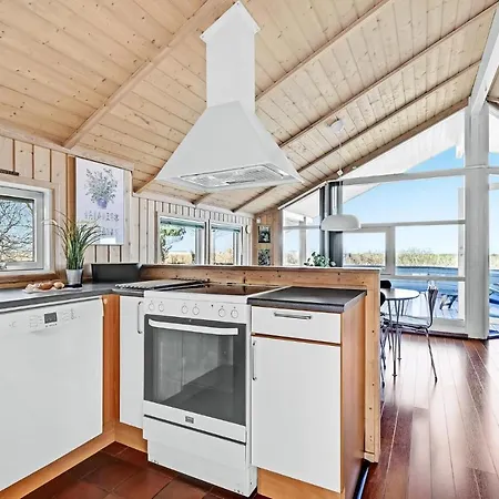Дом отдыха Nice In With House Sea View